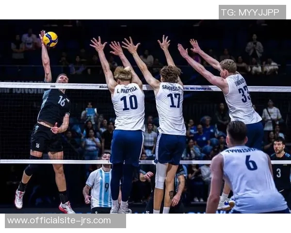 中国男排迎战阿根廷队争夺世界排球锦标赛重要胜利