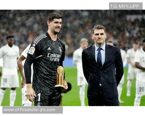 库尔图瓦的守门传奇与足球世界的辉煌瞬间